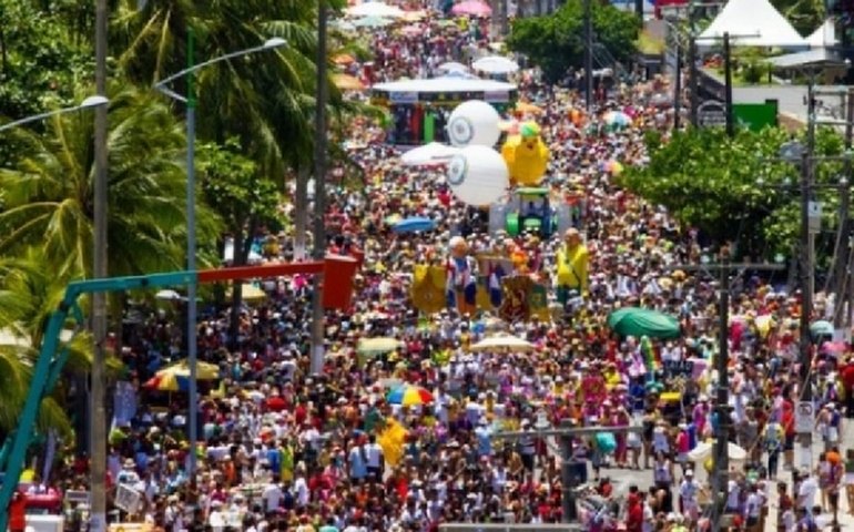 Carnaval do Bicentenário ganha as ruas neste sábado com homenagem ao Pinto