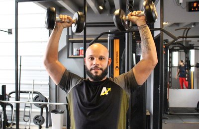 Álcool interfere no ganho de massa muscular, alerta profissional de educação física