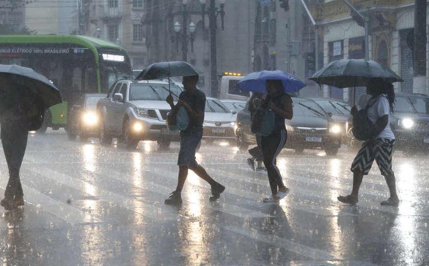 SP está em alerta para fortes chuvas em todo o estado