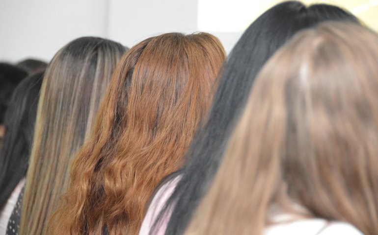 Sesau alerta sobre risco de uso de pomadas capilares não autorizadas