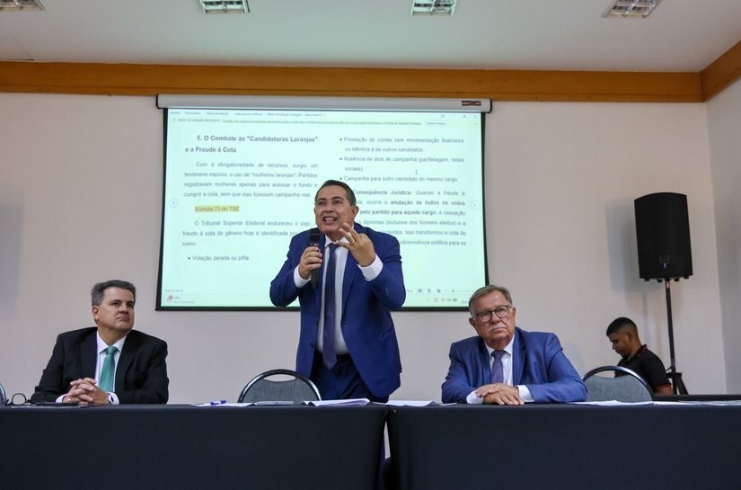 Adeilson Bezerra fala sobre cotas de gênero em encontro nacional promovido pela União dos Vereadores do Brasil