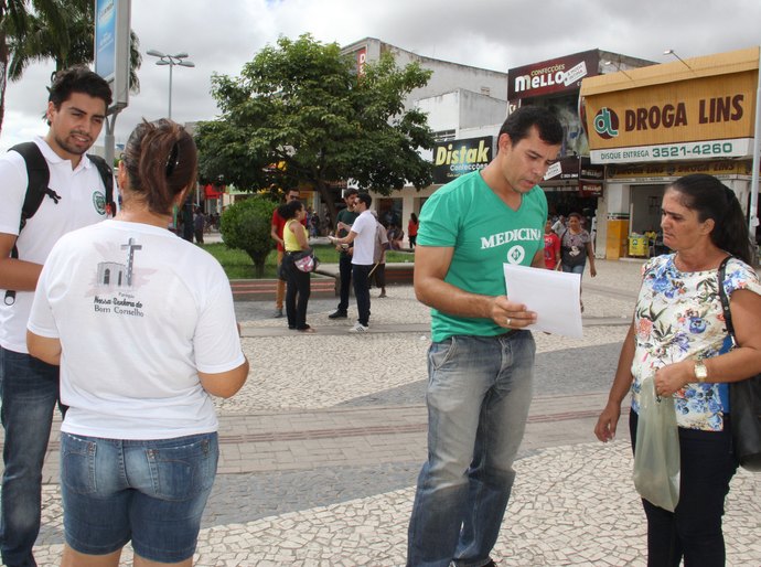 População de Arapiraca recebe orientações sobre combate ao Aedes