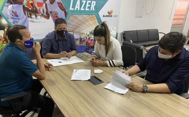 Selaj assina contratos de patrocínio para CSA e CRB; investimento é de R$ 3,6 milhões