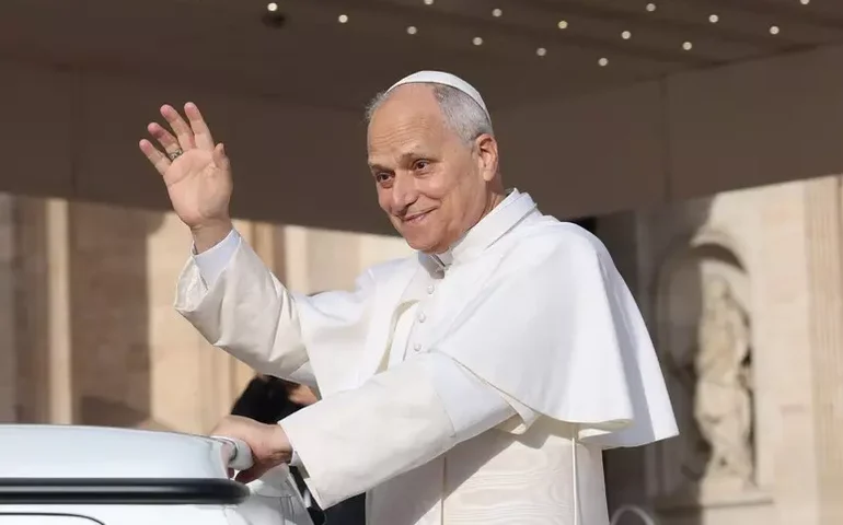 Papa Leão XIV aprende alemão no Duolingo quando tem insônia