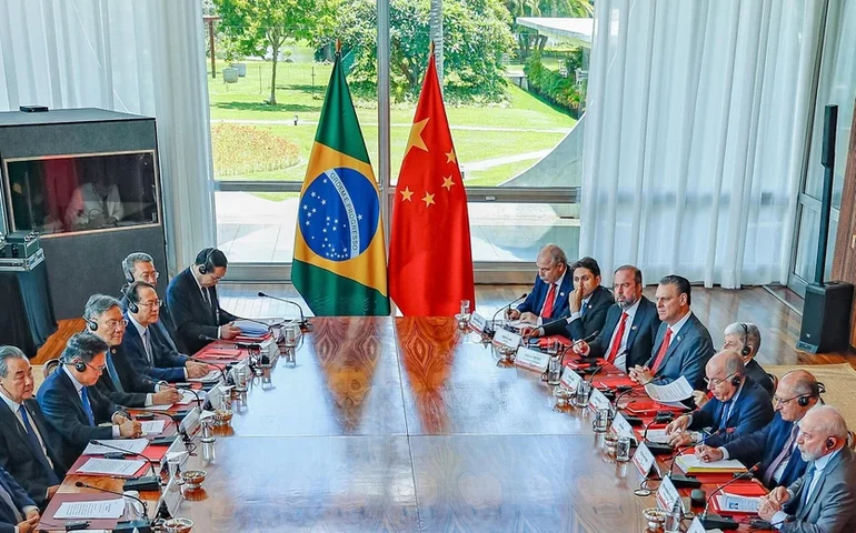 Brasil e China firmam acordo de pré-listing para exportação de sorgo