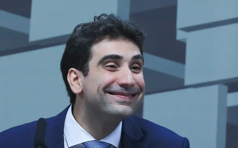 Galípolo: Regime de câmbio do Brasil é flutuante; mandato do BC é a meta de inflação