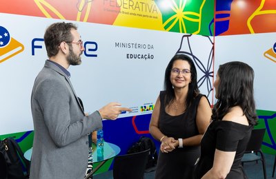 Secretária de Educação acompanha atendimentos do MEC e FNDE na Caravana Federativa