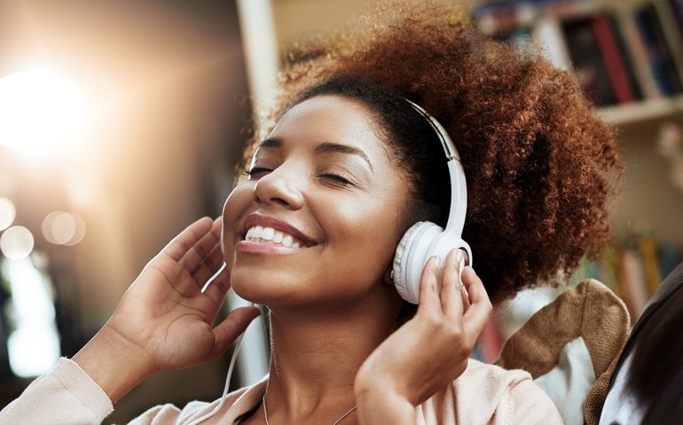 Chuva de hits para dançar e relembrar