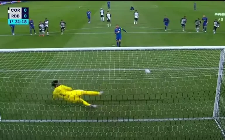 Corinthians desperdiça 'caminhão' de chances, leva gol no último lance e perde do Bragantino