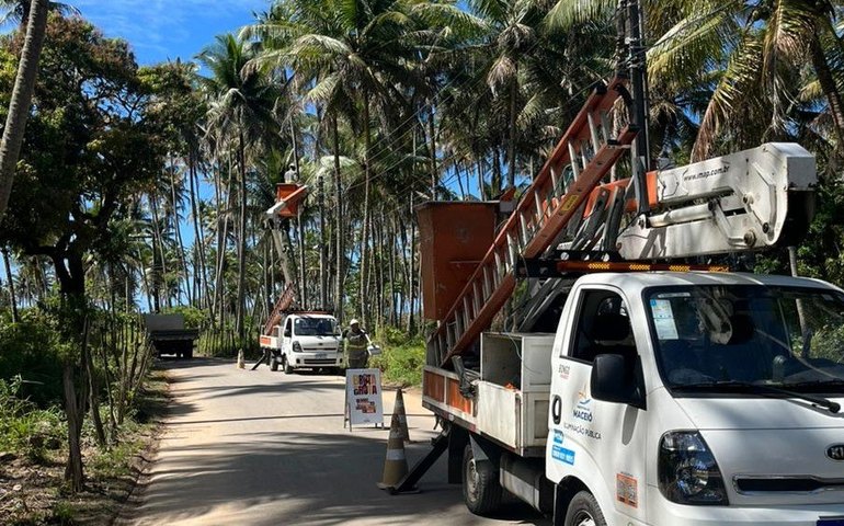 Brota na Grota: Iluminação em LED chega às comunidades Boca do Rio e Frei Damião