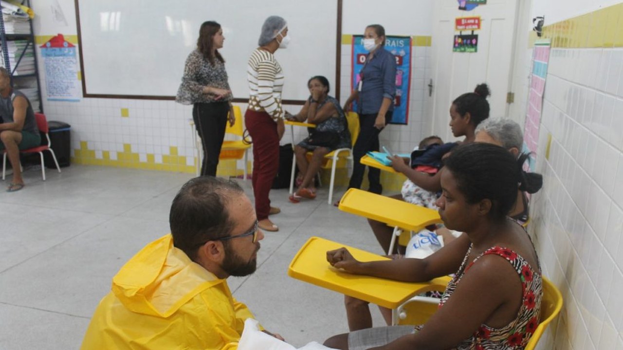 Prefeitura de Penedo e Defesa Civil trabalham no socorro às vítimas das chuvas