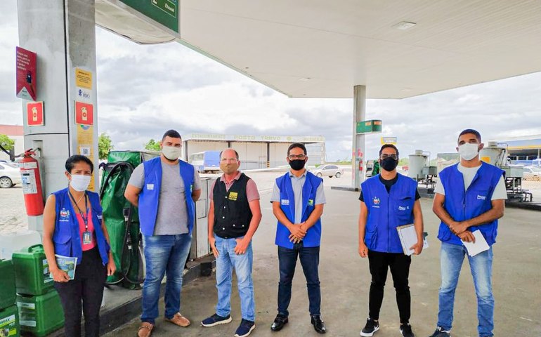 Ação integrada entre PROCONS municipal e estadual fiscaliza postos de combustíveis