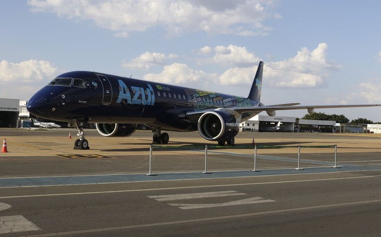 Azul encerra operações em 14 cidades