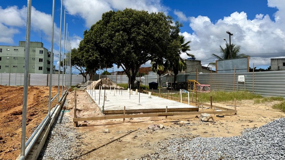 Benedito Bentes é contemplado com areninha na Praça das Oliveiras