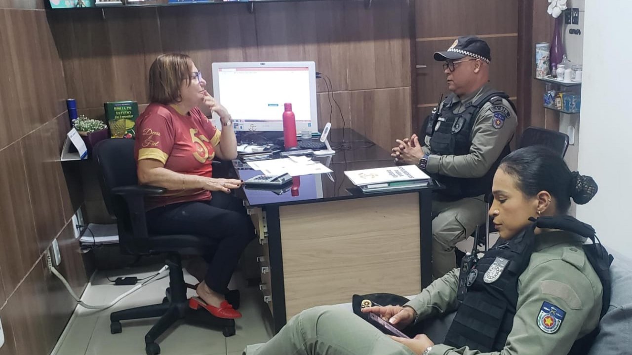 BPesc faz visita a colégio após alunos receberem ameaças, em Maceió
