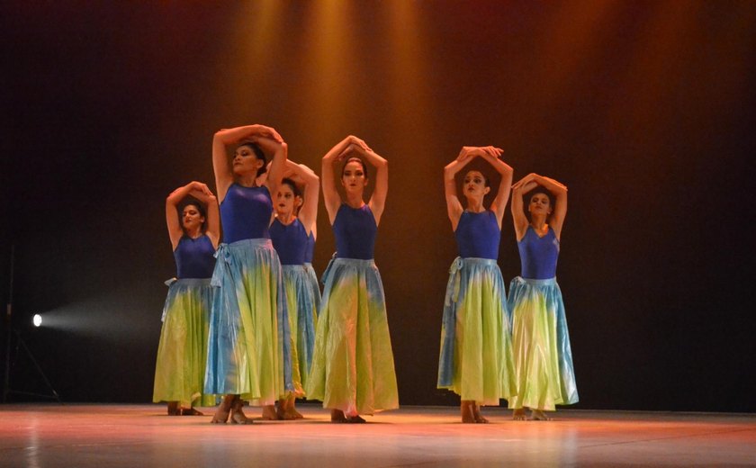 Grupo de Dança Noemi Loureiro e Cia Nêga Fulô estreiam espetáculo 'Para Minha Mãe', no Teatro Jofre Soares