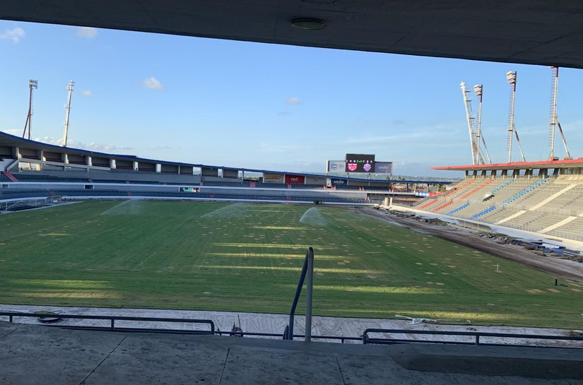 Recuperação do gramado do Estádio Rei Pelé entra na reta final