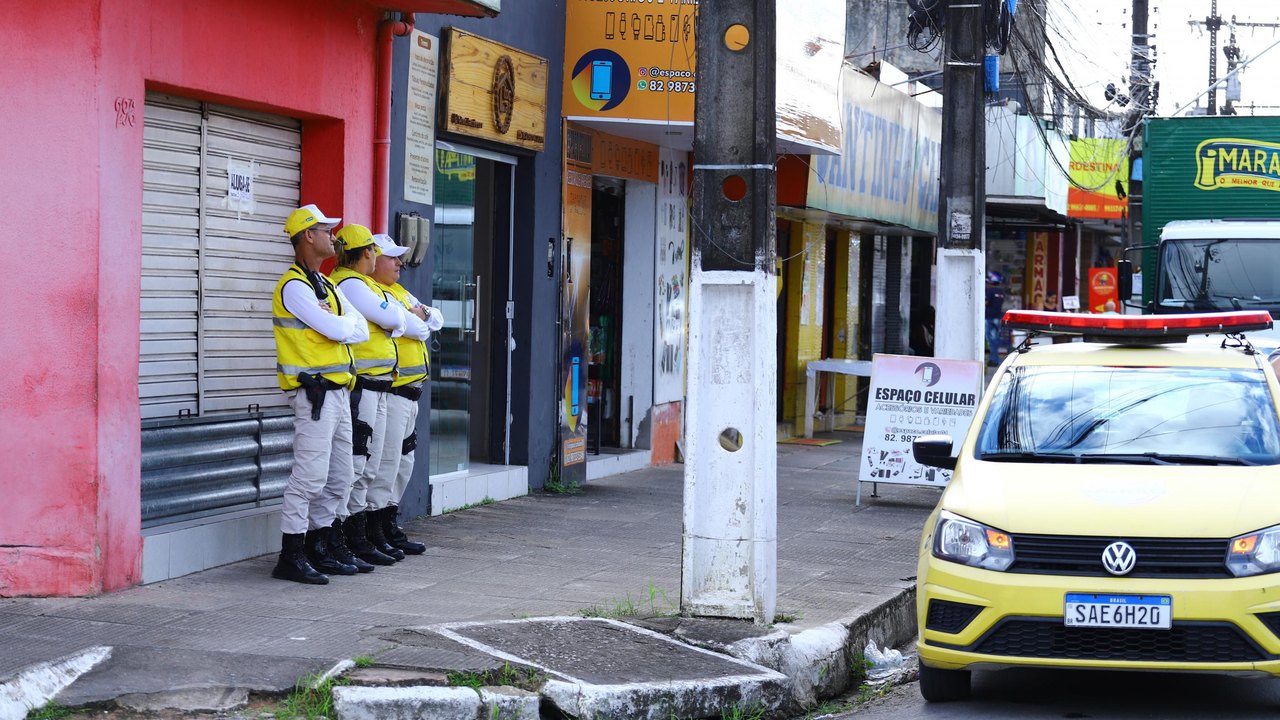 Ronda no Bairro realiza encaminhamento de adolescente grávida de 7 meses com fortes dores