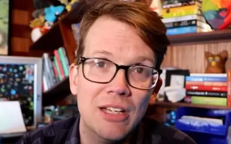 Hank Green, irmão do autor de 'A Culpa é das Estrelas', é diagnosticado com linfoma de Hodgkin