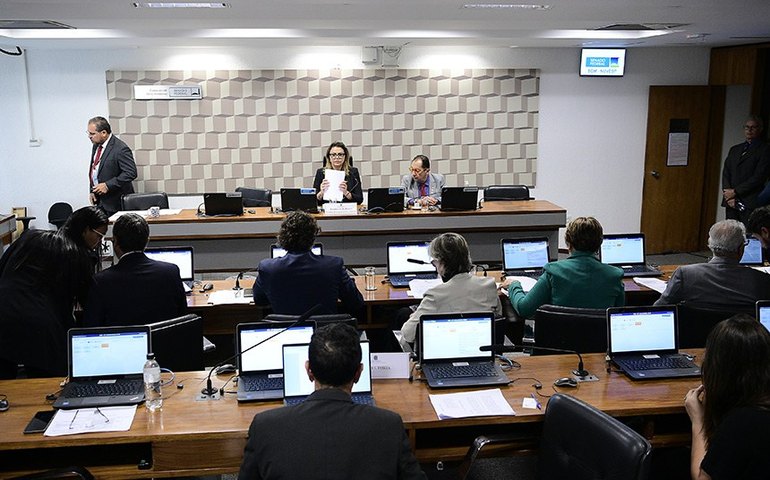 Projeto que prioriza reciclagem de baterias elétricas vai à Câmara