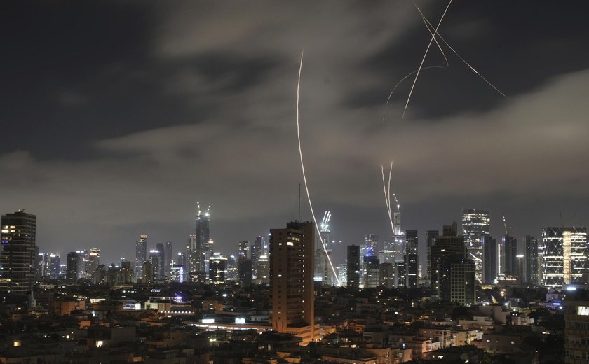 Em resposta a novos ataques, Irã lança ofensiva com onda de mísseis contra Israel