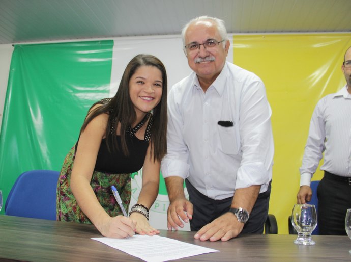 Rogério dá posse aos novos servidores da Prefeitura de Arapiraca