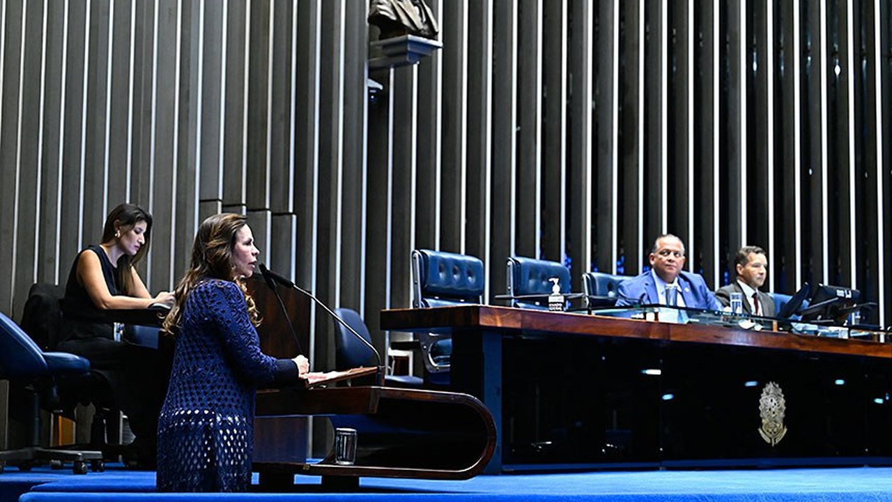 Presidente da CCJ abre votação para indicação de Messias ao STF
