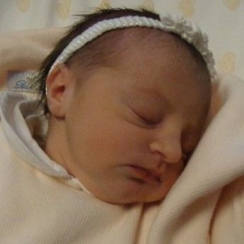Pequena Laura nasceu saudável