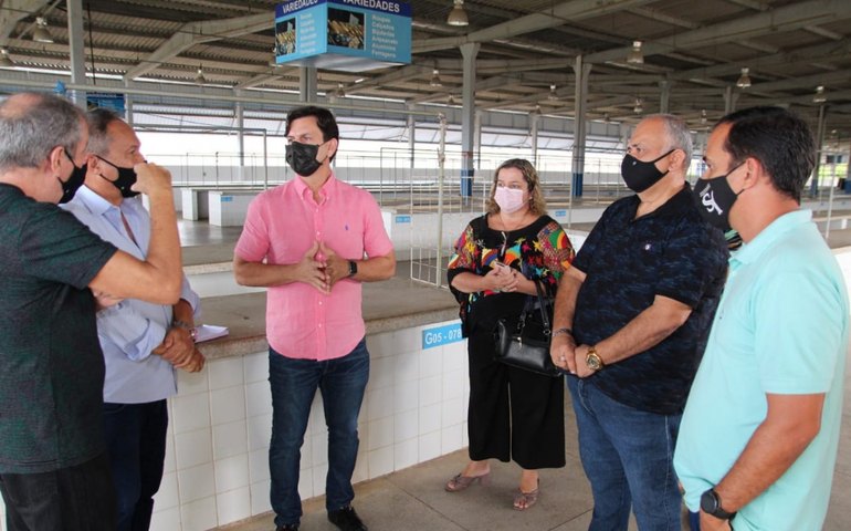 Prefeito Marcelo Beltrão recebe superintendente da Sedetur e apresenta projeto da Central de Abastecimento de Coruripe