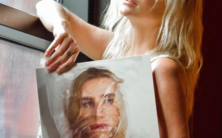 Kesha lança disco inédito, 'Gag Order'