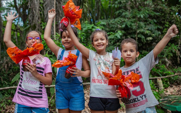 Caça aos ovos leva mais de 3 mil pessoas ao Parque Municipal