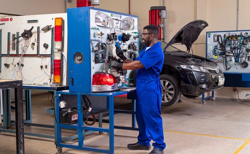 Senai oferta 22 turmas de cursos técnicos em Maceió e Arapiraca