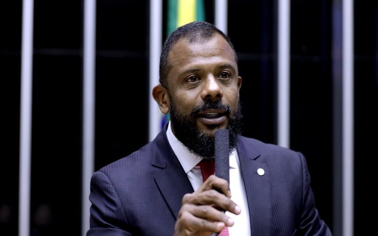 Ministério Público denuncia deputado Delegado Da Cunha por violência doméstica e ameaça; caso é enviado para o STF