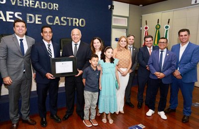 Câmara entrega título de cidadão honorário ao juiz Luciano Andrade