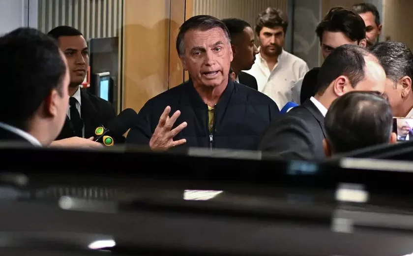 'Pintou um clima': Bolsonaro é condenado por fala sobre menores