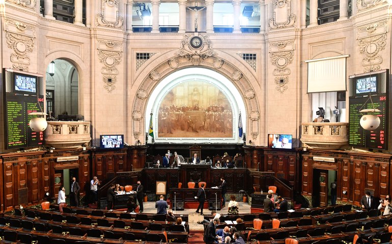 Governo do Estado tem contas de 2022 aprovadas por comissão da Alerj após audiência pública