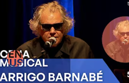 Arrigo Barnabé se apresenta no Cena Musical