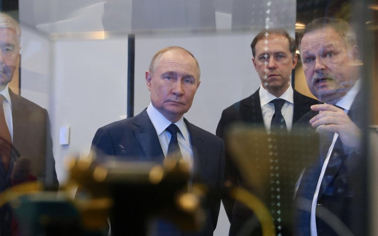 Putin: Indústria espacial deve ser o carro-chefe do desenvolvimento nacional da Rússia
