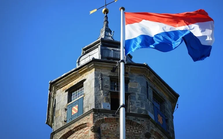 Manifestação da direita na Holanda termina em caos e violência