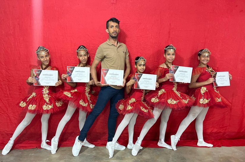Ballet do CRAS de Santana do Mundaú participa de Festival de Dança