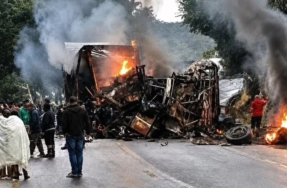 acidente-onibus-mg-foto-corpo-de-bombeiros_widexl / Foto: Reprodução/internet