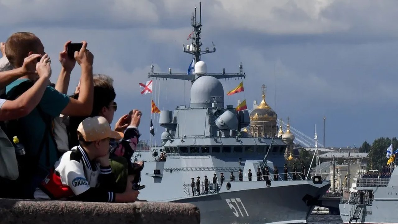 Rússia vai considerar navios estrangeiros que se aproximem da Ucrânia como parte do conflito