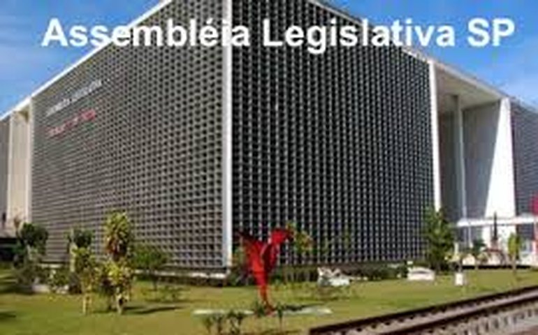 Assembleia de SP aprova projeto que restringe caronas em motocicletas