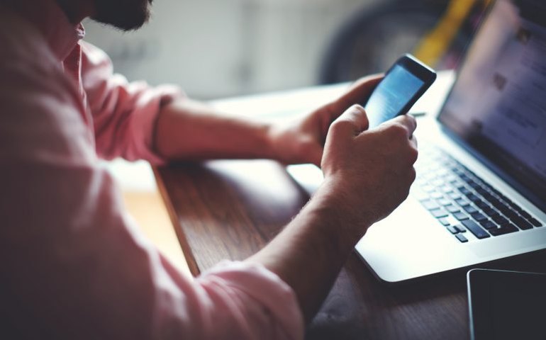 Projeto aumenta pena para casos de perseguição pela internet