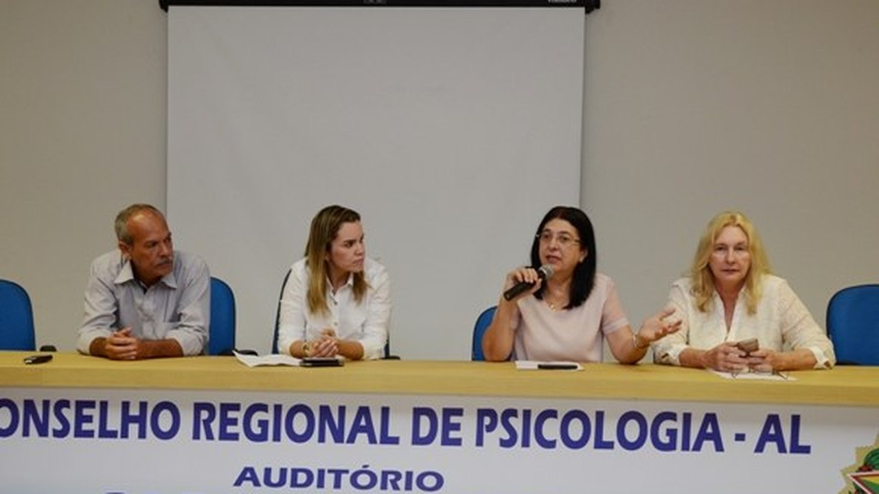 Secretária defende continuidade da regionalização dos serviços