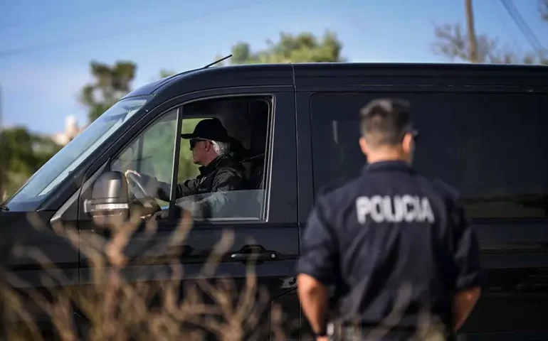 Polícia inicia novas buscas por Madeleine McCann em Portugal