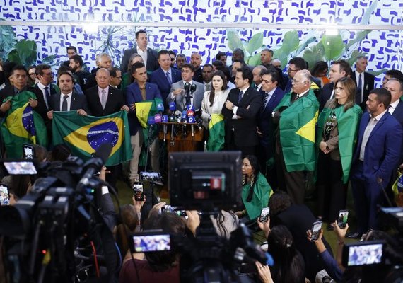 Oposição anuncia que votação do projeto da anistia será prioridade no segundo semestre