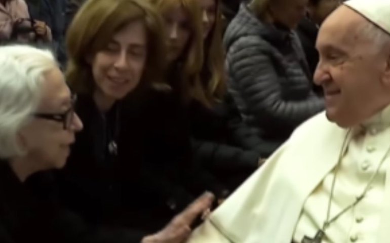 Fernanda Montenegro e Fernanda Torres se encontram com Papa Francisco e recebem bênção no Vaticano