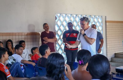 Rafael Brito condena exposição de alunas em lista misógina e cobra aprovação de PL que previne violência no ambiente escolar