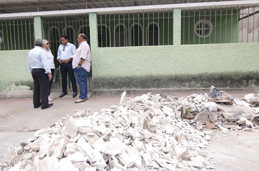 Júlio Cezar visita obras em postos de saúde e em estradas rurais de Palmeira